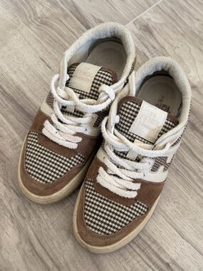 AUTHENTIC FENDI MATCH SNEAKERS COMES WITH THE BOX AND DUST BAGS